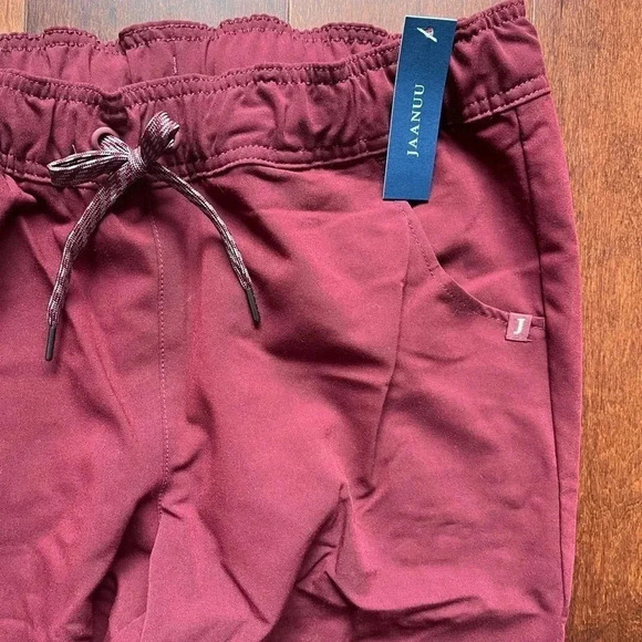 NWT Jaanuu Women's Size Medium Wine 5 Pocket Skinny Scrub Jogger Pants - Picture 2 of 12